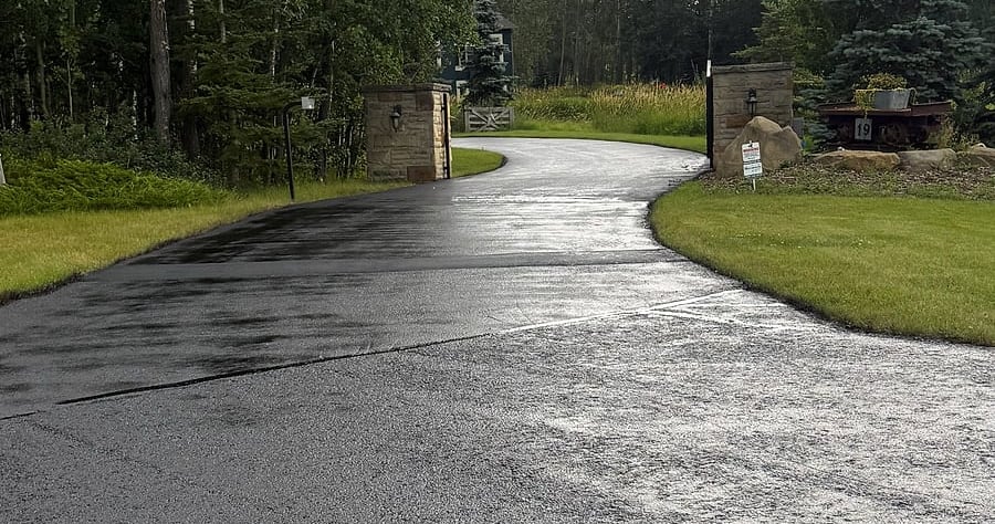 Acreage Driveway Sealcoating