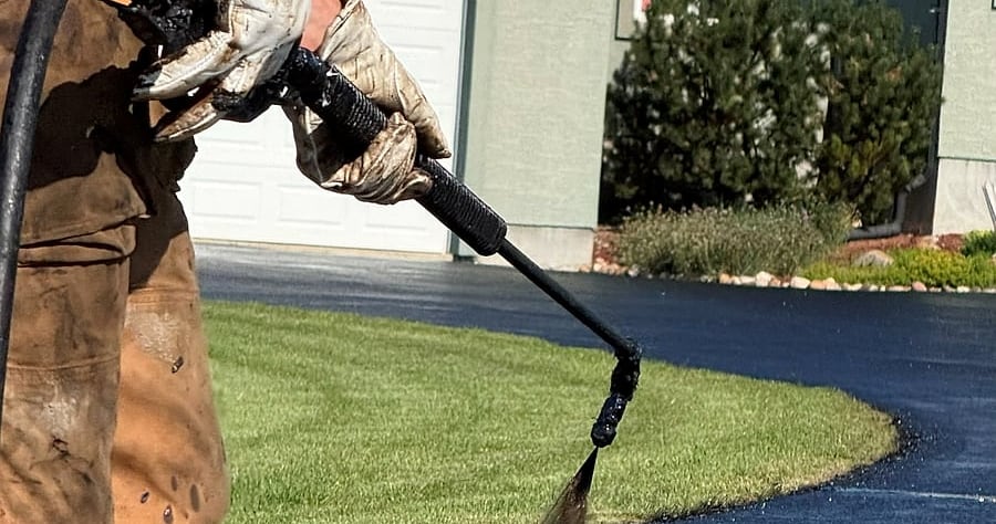 Asphalt Sealcoating